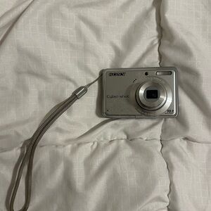 Sony Silver cybershot Digital Camera with Strap